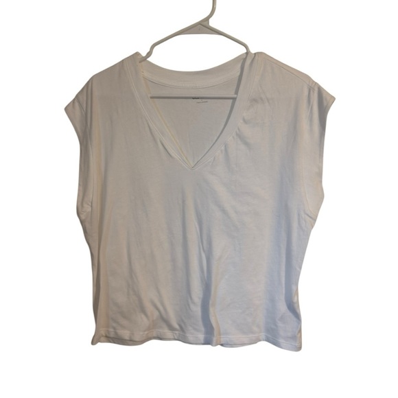 🌹Old Navy  V-Neck Tee Shirt - Picture 1 of 4